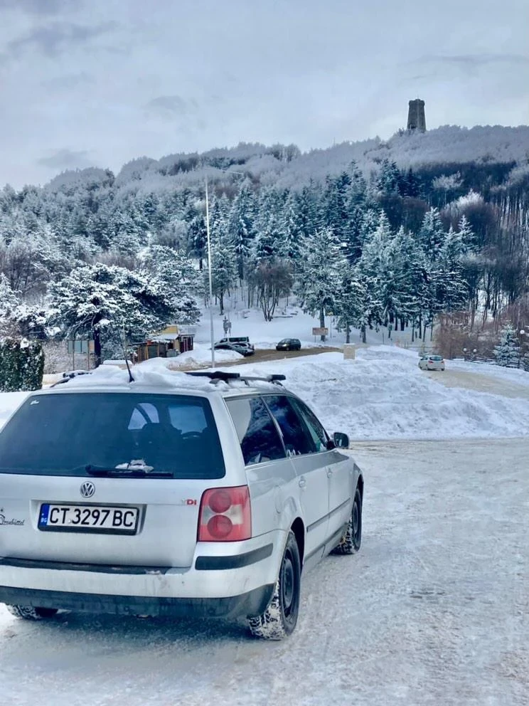 VW Passat 1.9/131/6ск NAVI/ПОДГРЕВ/ТЕМПОМАТ ПАРКТРОНИК/, снимка 3 - Автомобили и джипове - 54139349