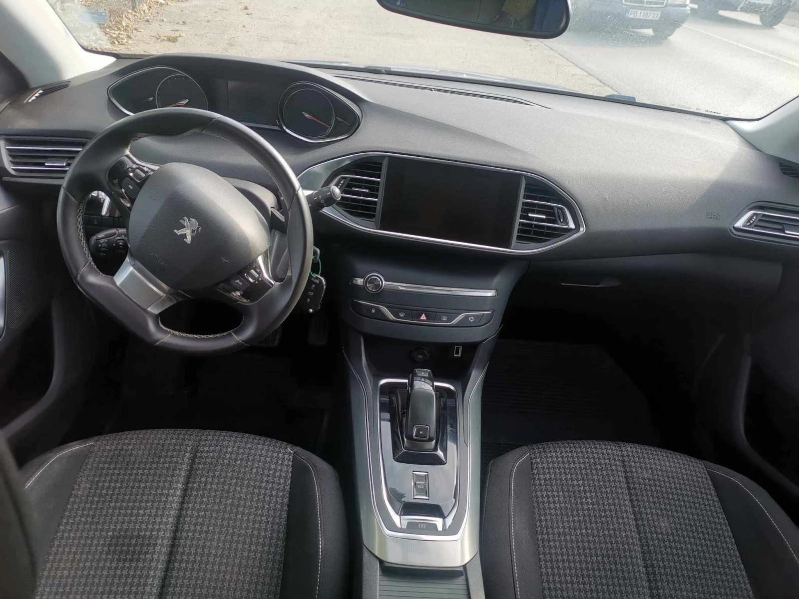 Peugeot 308 1.5BlueHDi | Mobile.bg   13