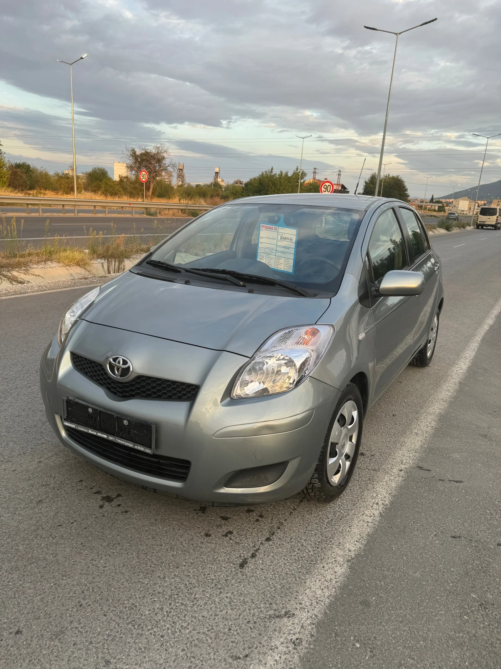 Toyota Yaris 1.3. 78000km - [1] 