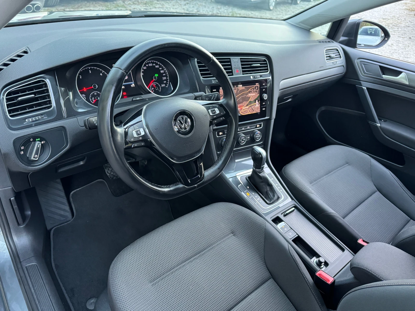 VW Golf 1.6TDI DSG* Distronic - изображение 7