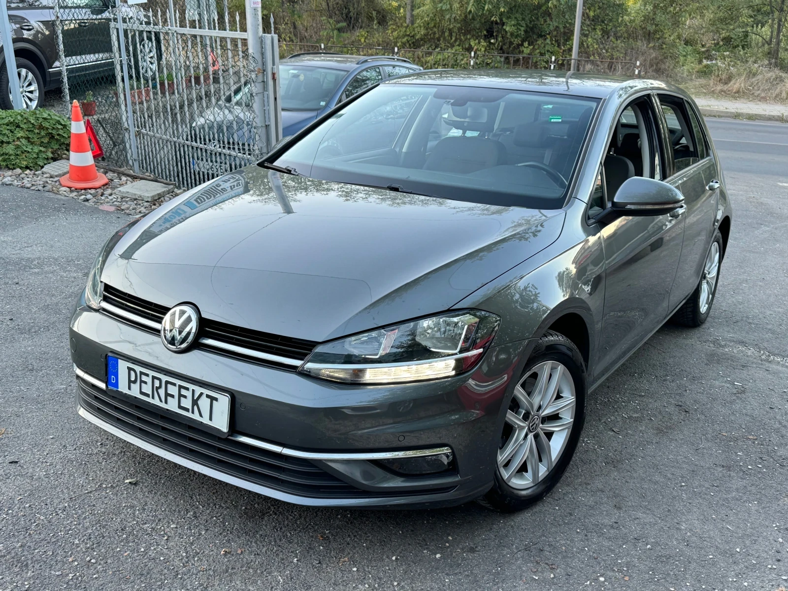 VW Golf 1.6TDI DSG* Distronic - [1] 