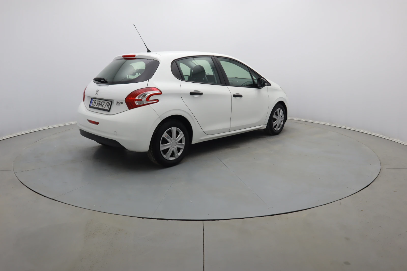 Peugeot 208 1.6 - изображение 5