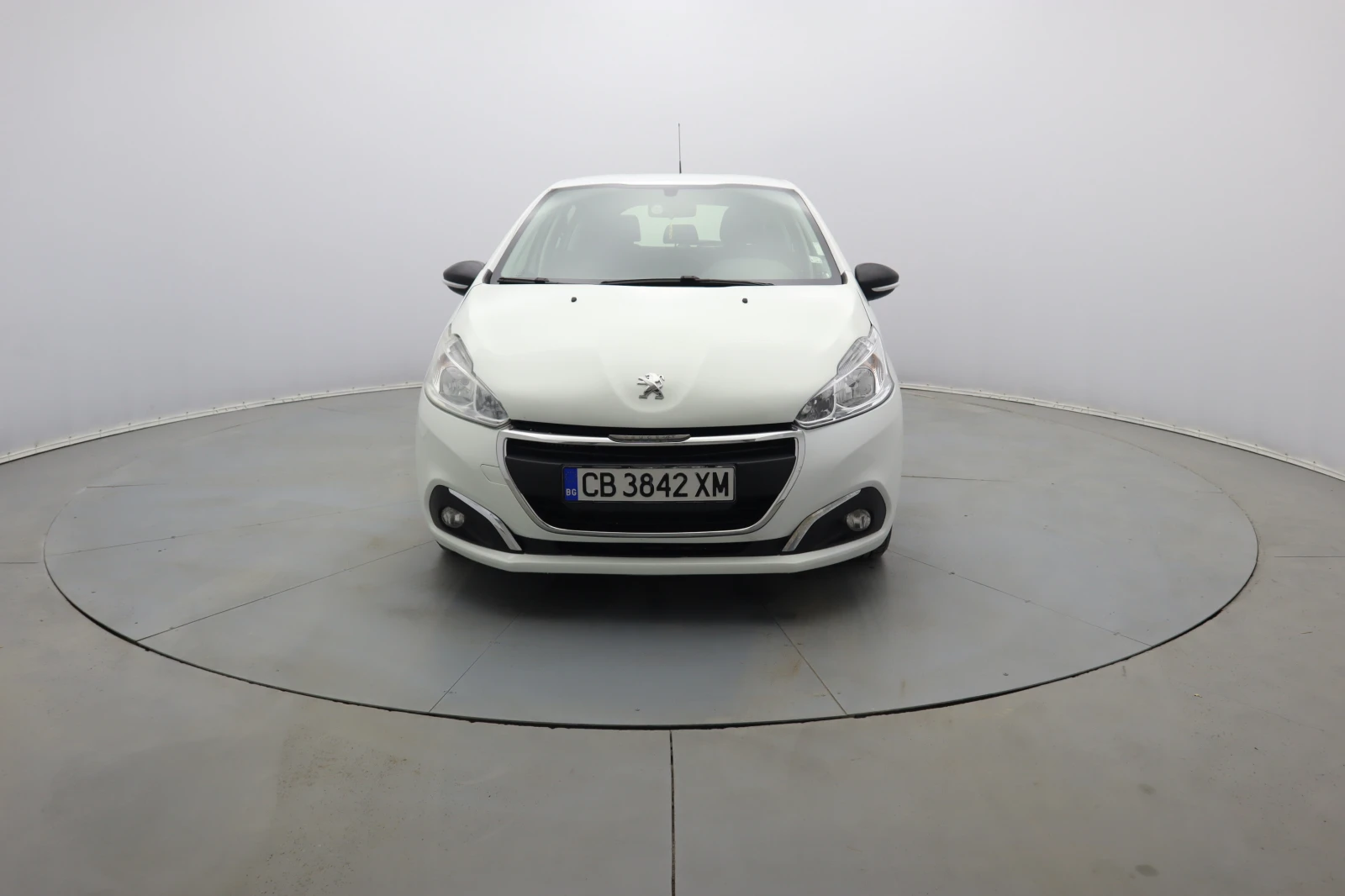 Peugeot 208 1.6 - изображение 2