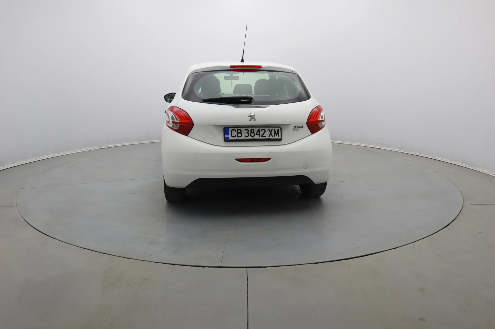 Peugeot 208 1.6 - изображение 4