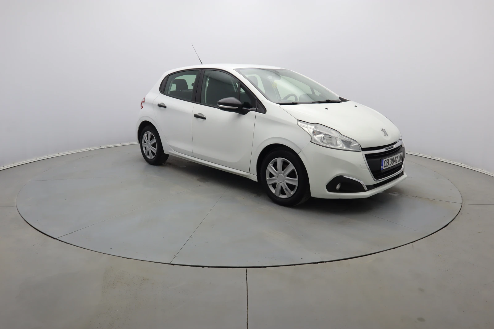 Peugeot 208 1.6 - изображение 7