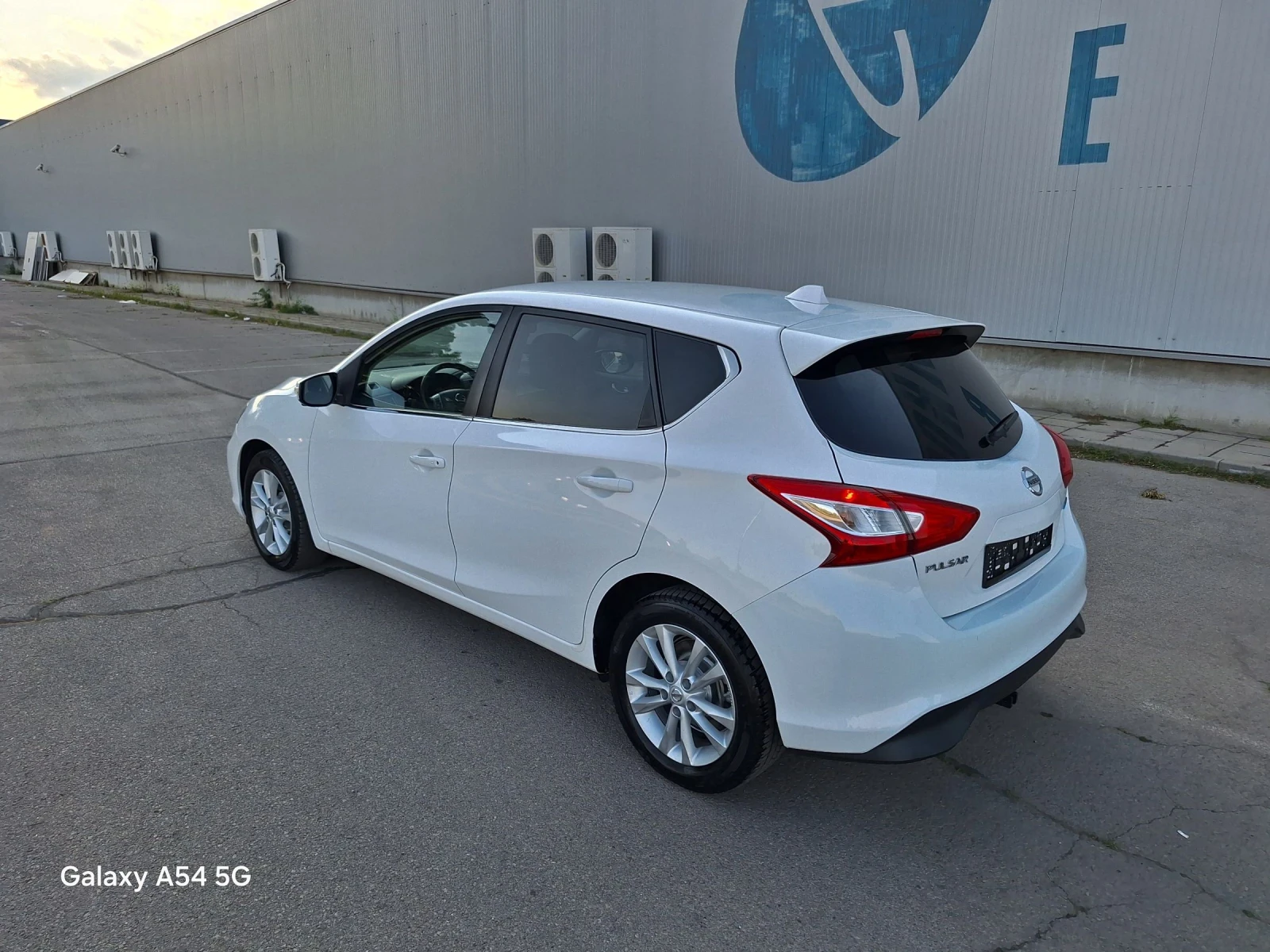 Nissan Pulsar 1.5-110кс.НАВИ-ПРЕДНА И ЗАДНА КАМЕРА-ДИСТРОНИК - изображение 4