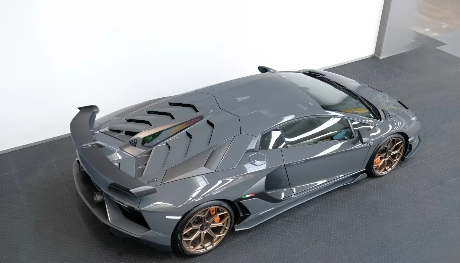 Lamborghini Aventador SVJ | Mobile.bg   16