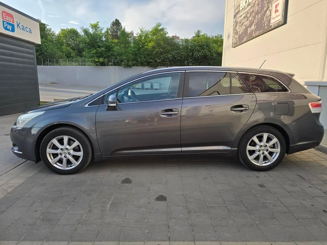 Toyota Avensis 2.2 D4-D 150кс, Keyless, Executive - изображение 4