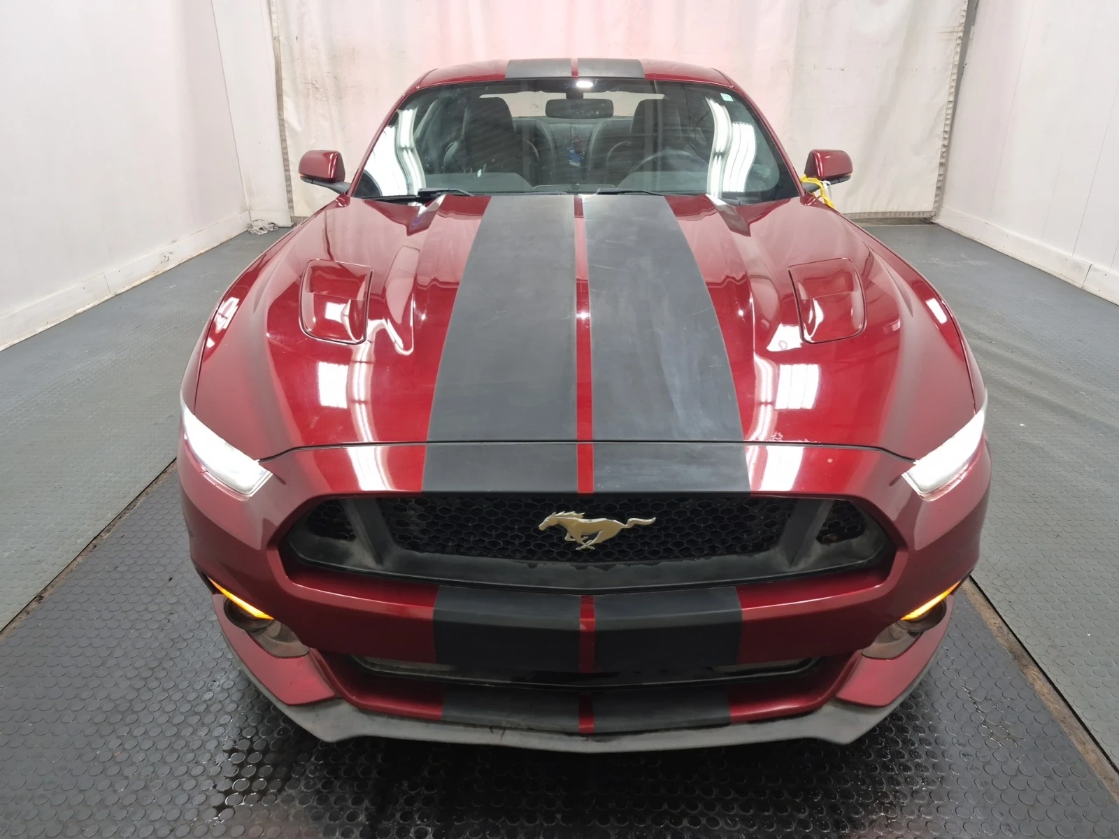 Ford Mustang GT Premium - изображение 6