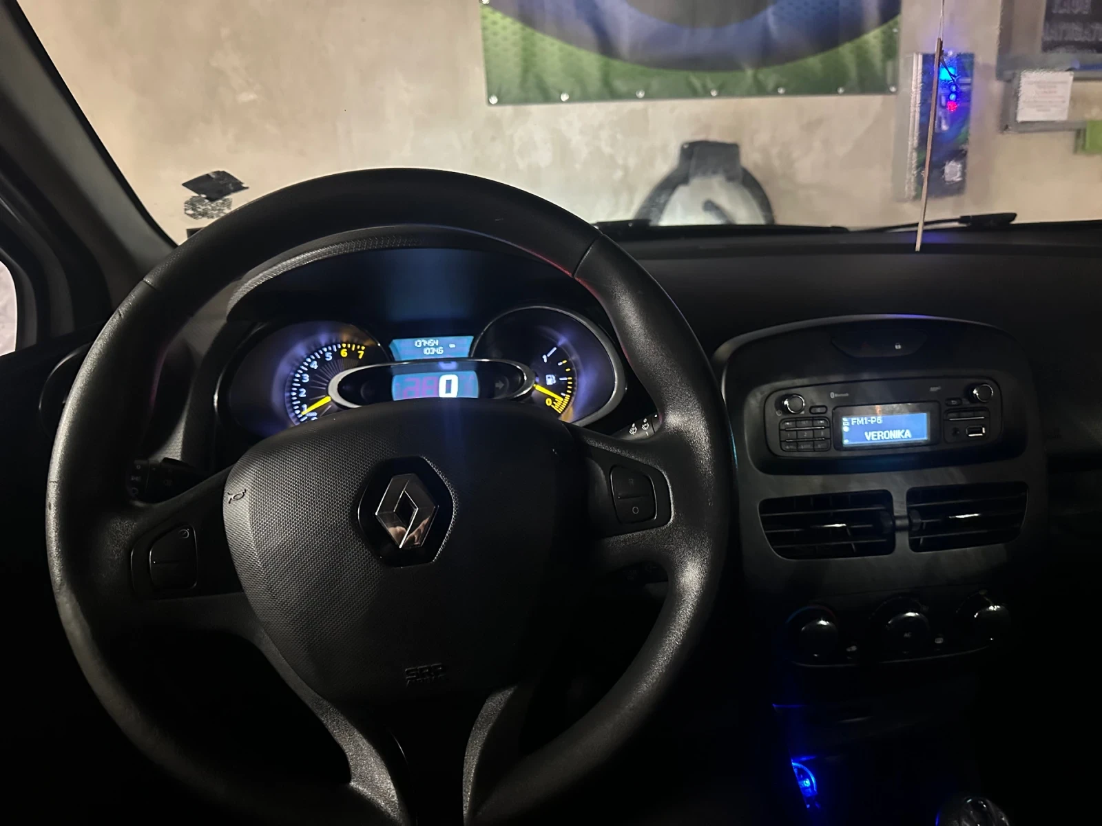 Renault Clio, снимка 15 - Автомобили и джипове - 53746026
