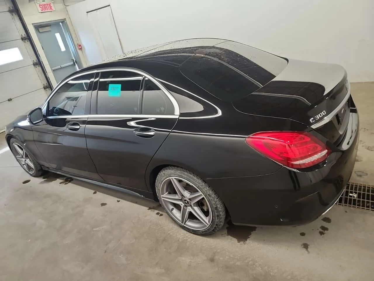 Mercedes-Benz C 300 PANORAMA | АМБИЕНТНО | KEYLESS | ПОДГРЕВИ, снимка 4 - Автомобили и джипове - 53968263