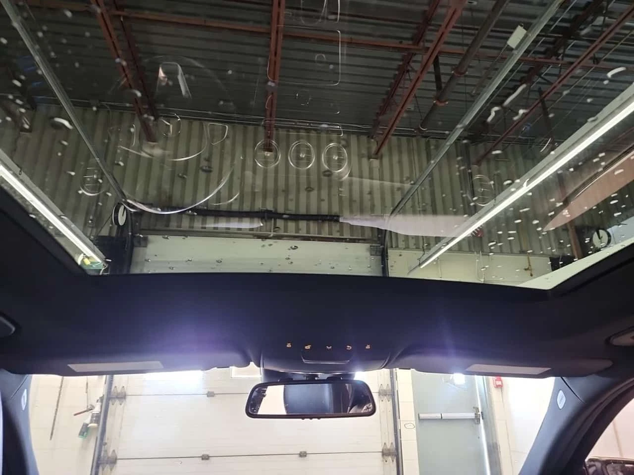 Mercedes-Benz C 300 PANORAMA | АМБИЕНТНО | KEYLESS | ПОДГРЕВИ, снимка 13 - Автомобили и джипове - 53968263