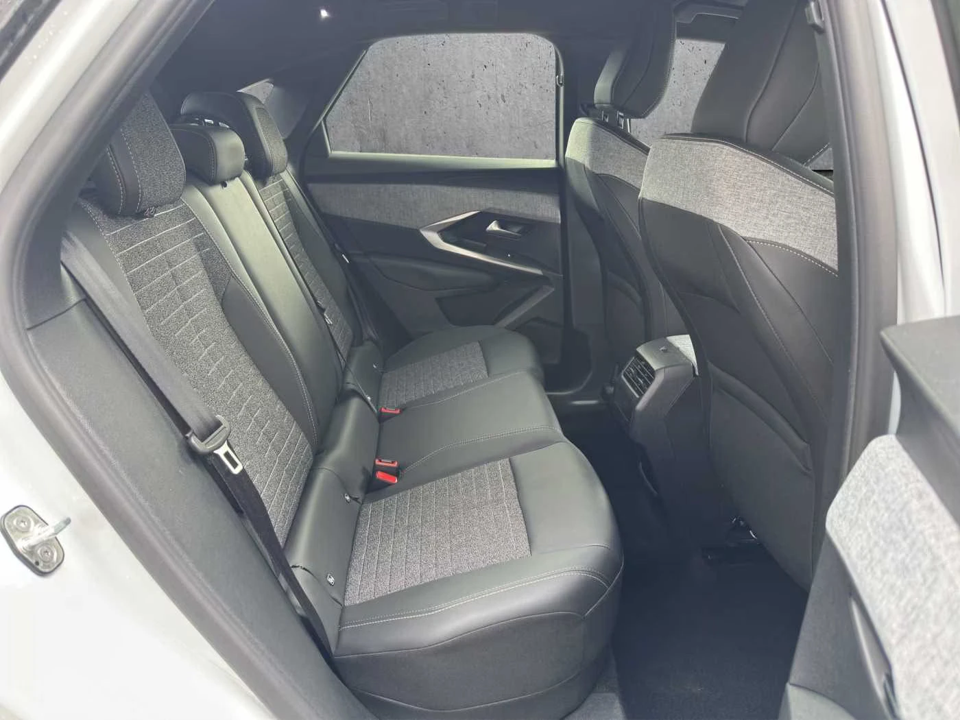 Peugeot 3008 ALLURE/145HP/360/NAVI/KLESS/CARPLAY/343z | Mobile.bg � ����������� 11