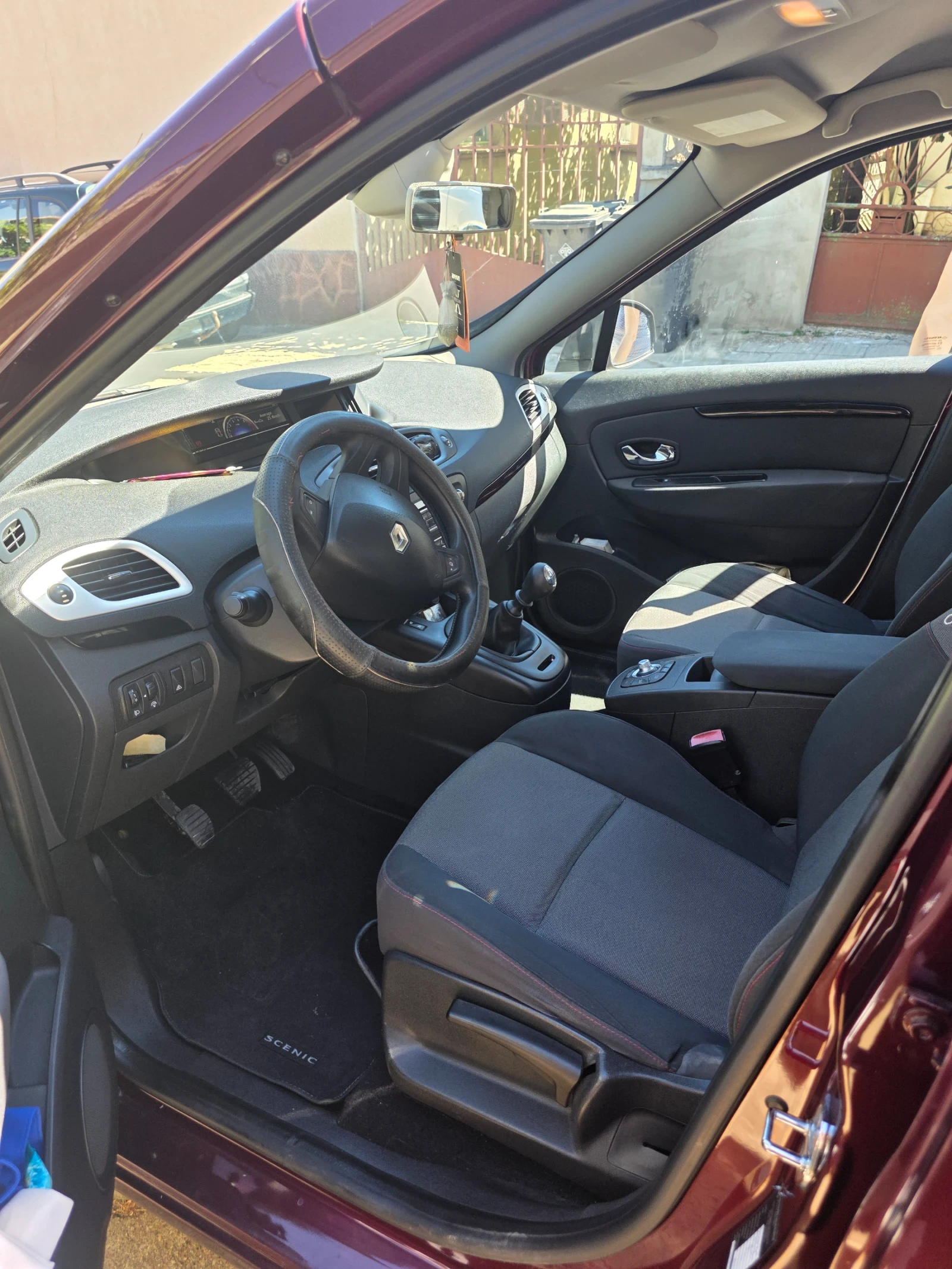 Renault Scenic, снимка 6 - Автомобили и джипове - 55966926