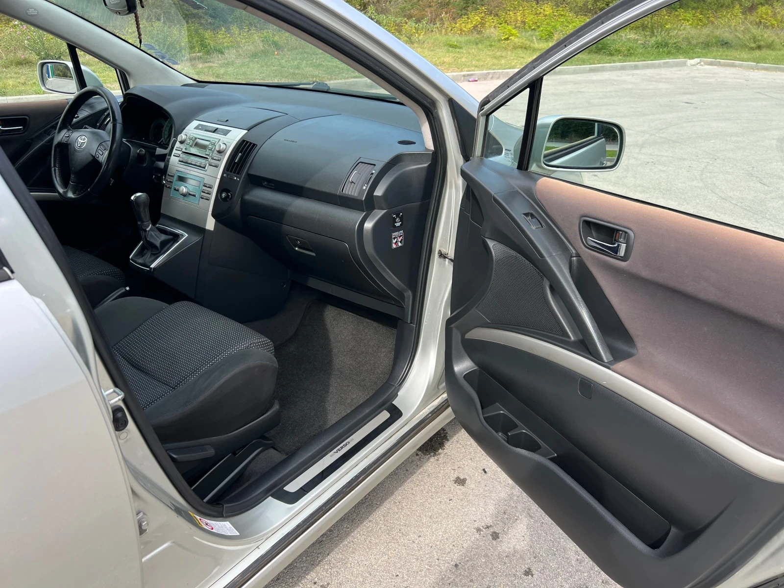 Toyota Corolla verso, снимка 7 - Автомобили и джипове - 56140872