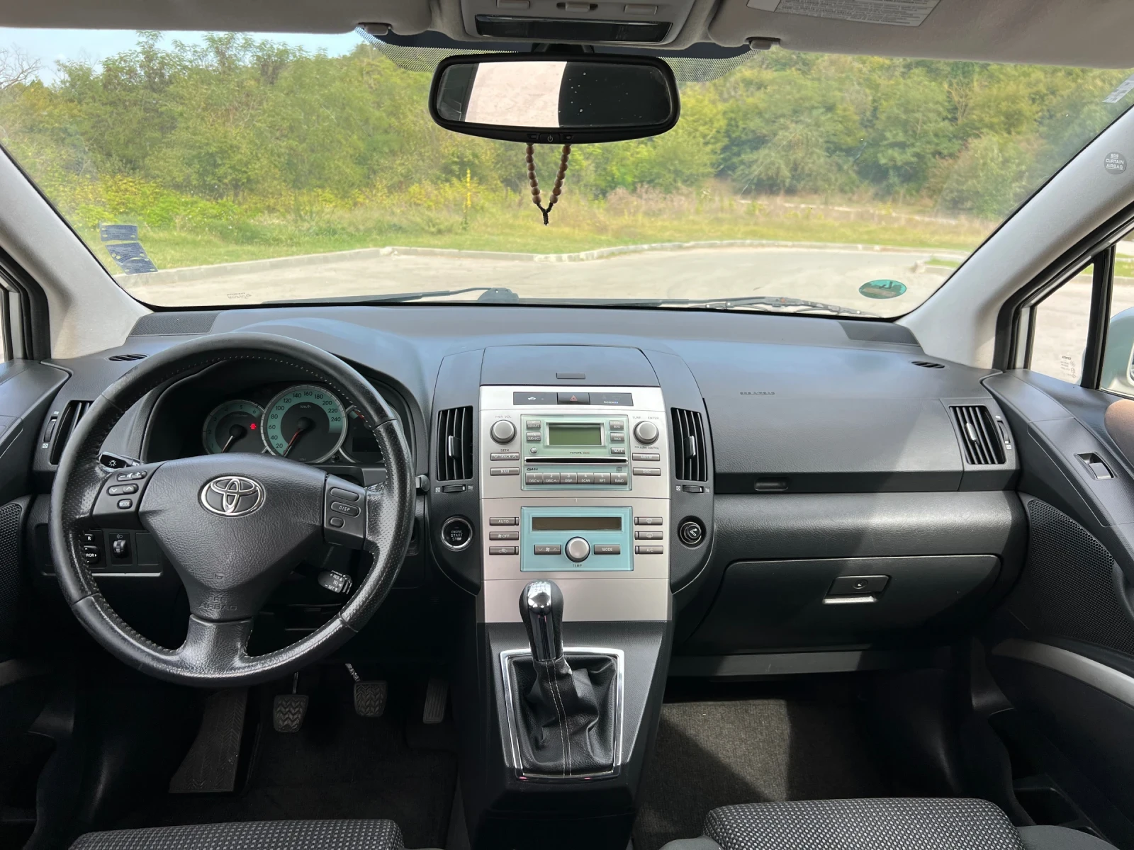 Toyota Corolla verso, снимка 11 - Автомобили и джипове - 56140872