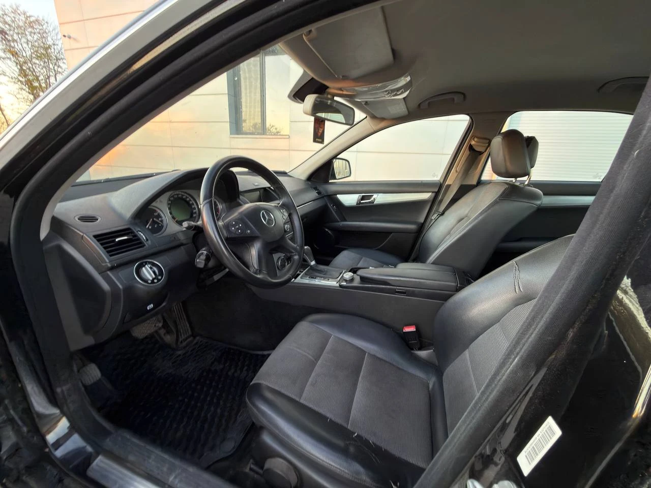 Mercedes-Benz C 220 Avantgarde OM646, снимка 8 - Автомобили и джипове - 56614318