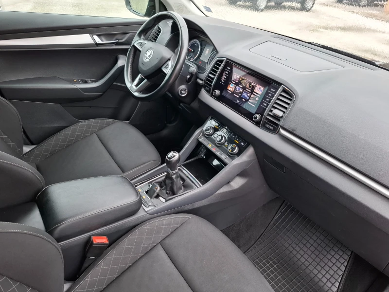 Skoda Karoq 1.6 TDI, снимка 10 - Автомобили и джипове - 52772014