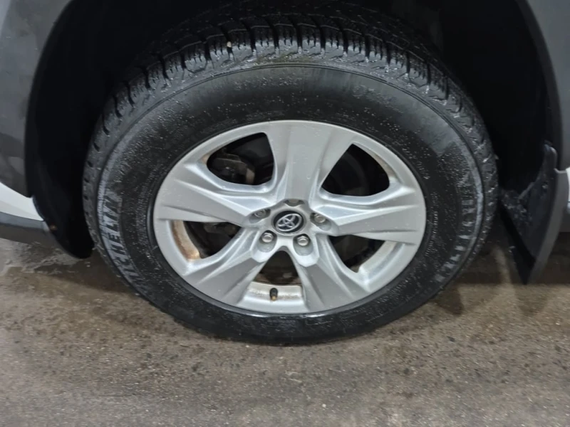Toyota Rav4 * XLE * CARFAX * ЦЕНА ДО БГ, снимка 16 - Автомобили и джипове - 53020012