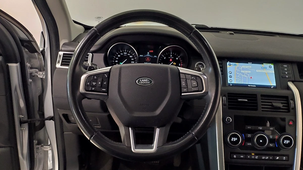 Land Rover Discovery Sport 2.0 TD4 SE - AWD - Diesel, снимка 12 - Автомобили и джипове - 54253255