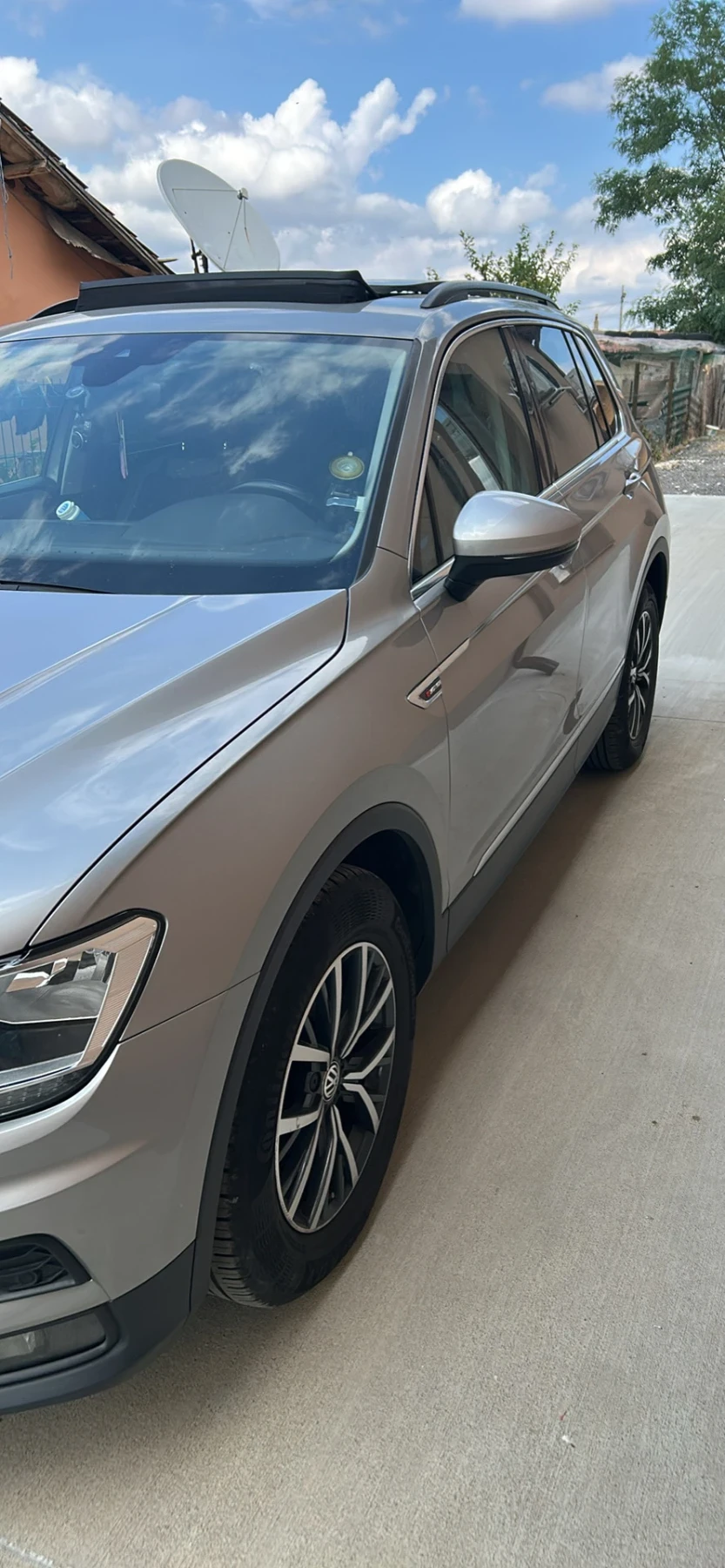 VW Tiguan, снимка 2 - Автомобили и джипове - 54369035