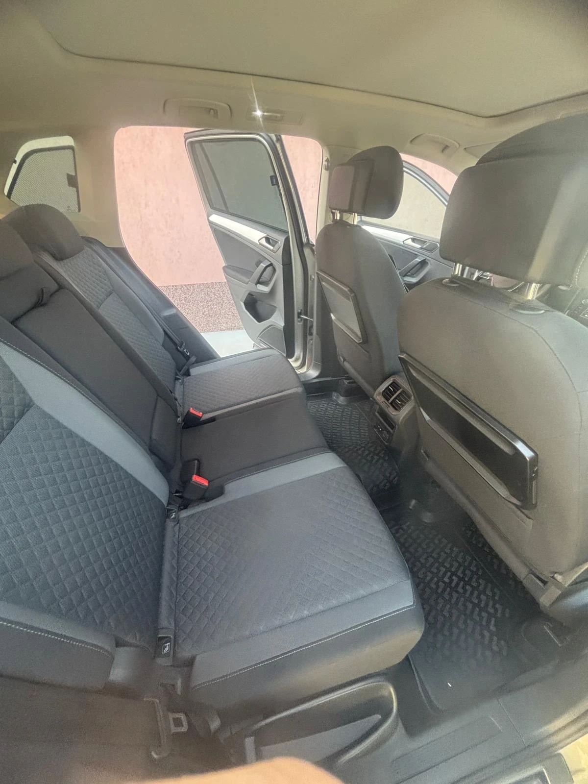 VW Tiguan, снимка 15 - Автомобили и джипове - 54369035