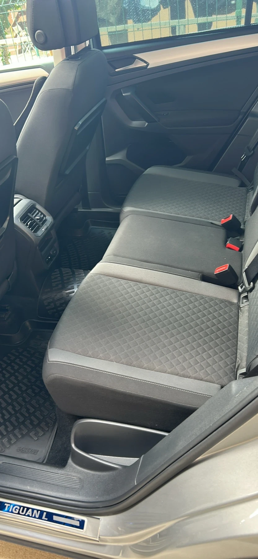 VW Tiguan, снимка 6 - Автомобили и джипове - 54369035