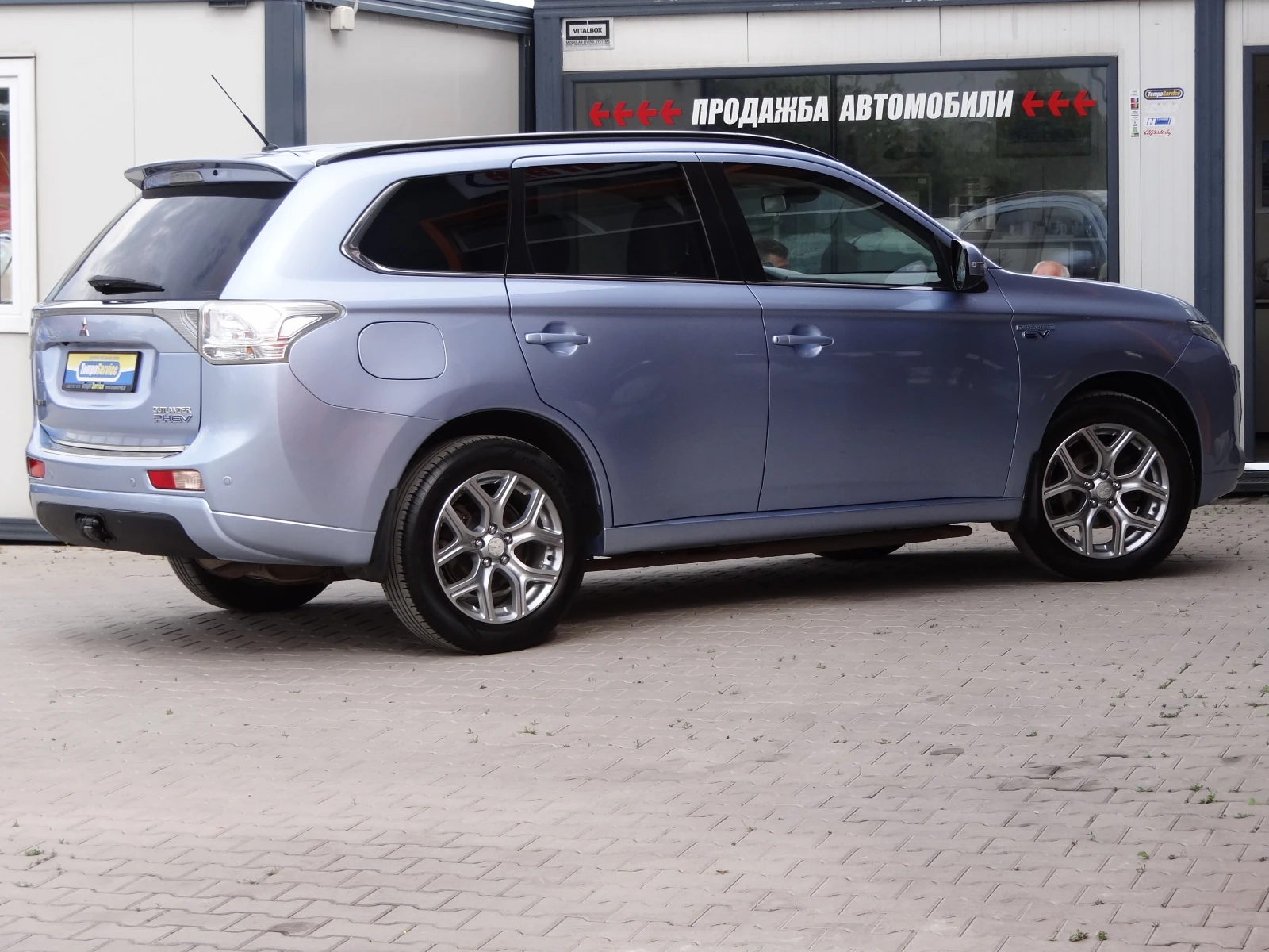 Mitsubishi Outlander 2.0i Phev-4wd /Auto/Navi/Koja/Camera/Xenon/Led/, снимка 5 - Автомобили и джипове - 54863786