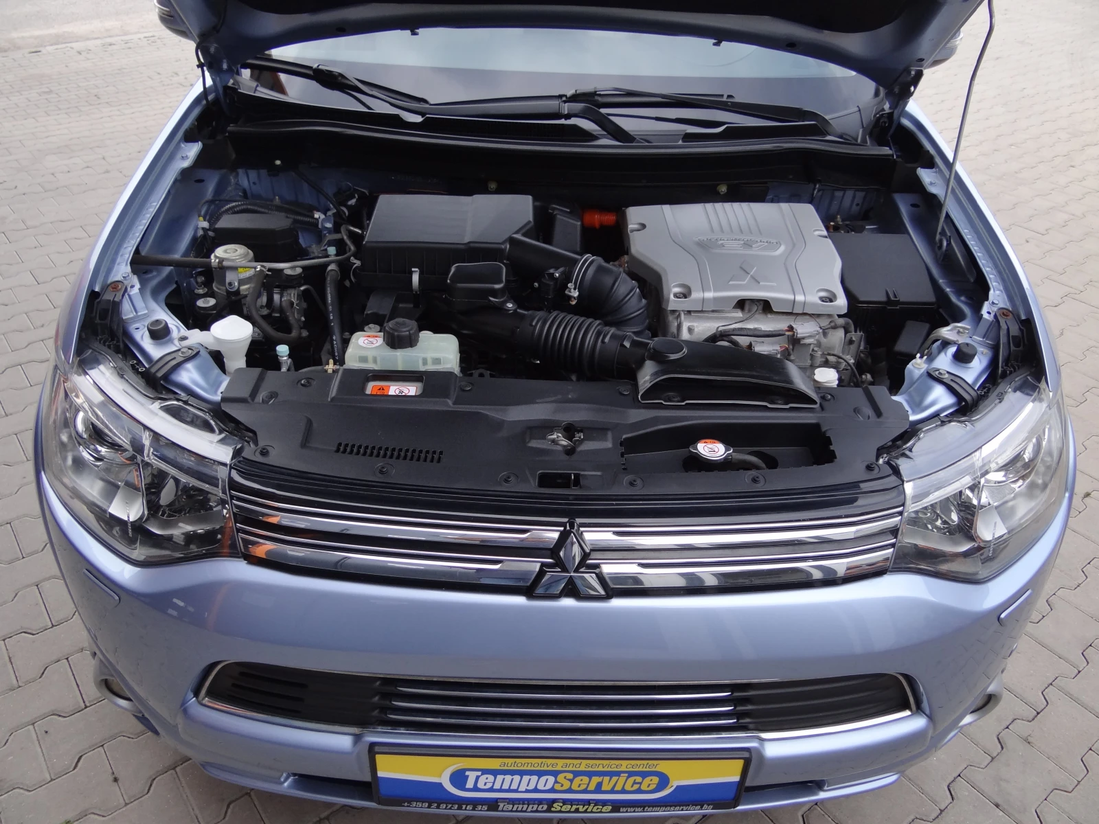 Mitsubishi Outlander 2.0i Phev-4wd /Auto/Navi/Koja/Camera/Xenon/Led/, снимка 15 - Автомобили и джипове - 54863786
