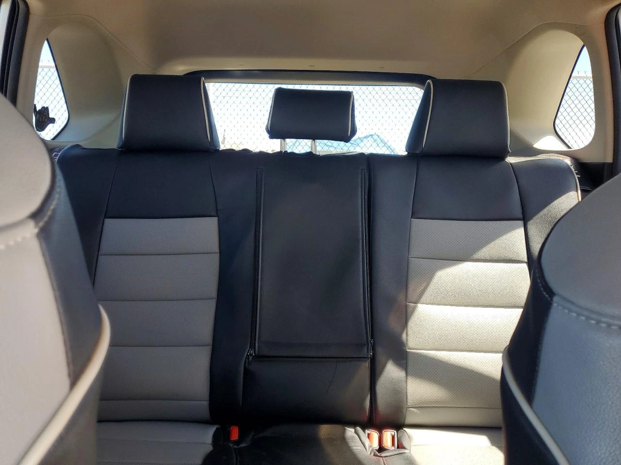Toyota Rav4 2.5l Xle, снимка 10 - Автомобили и джипове - 54883678