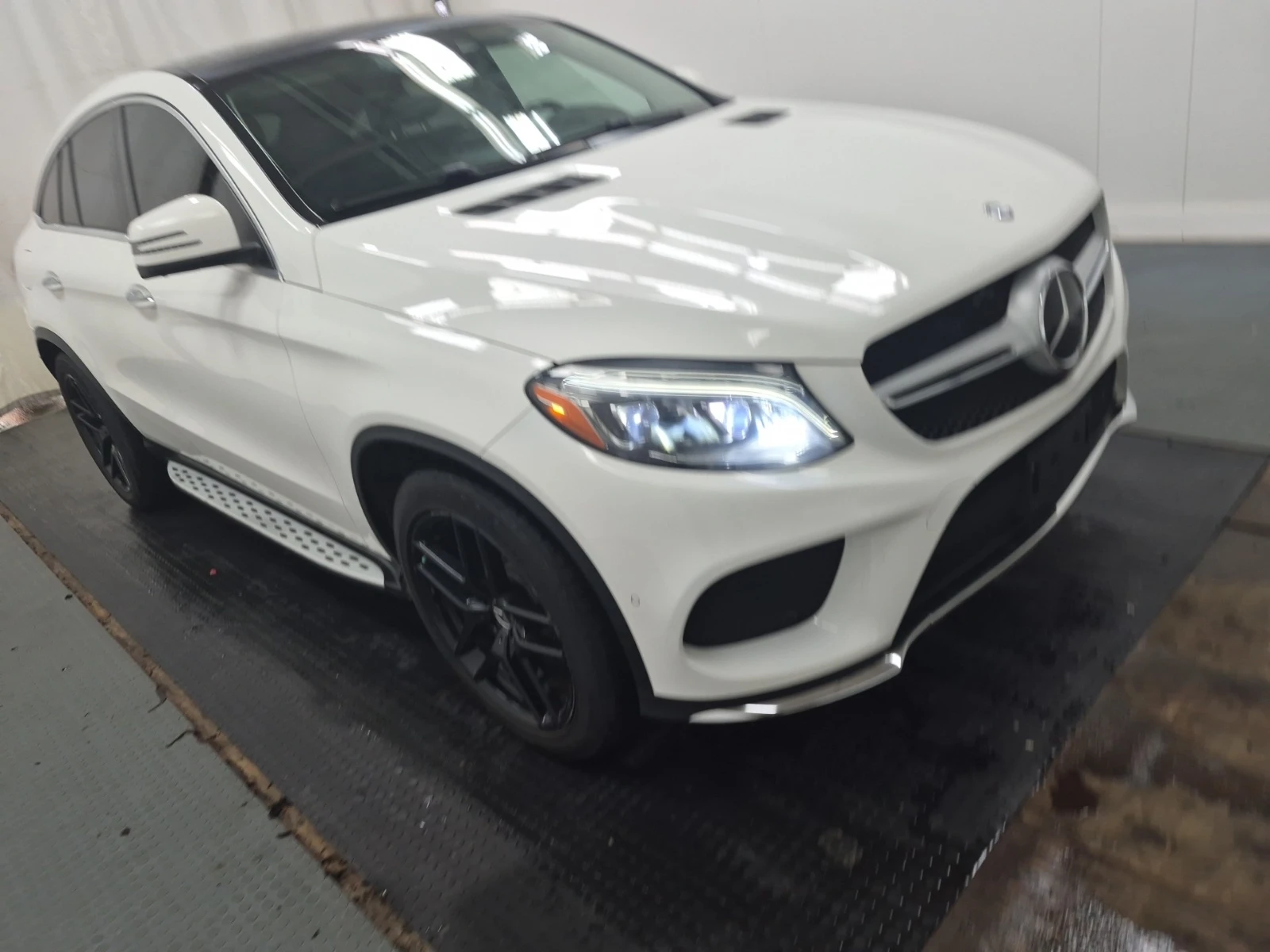 Mercedes-Benz GLE 350 COUPE AMG * * CARFAX * * АВТО КРЕДИТ * * , снимка 2 - Автомобили и джипове - 55152870