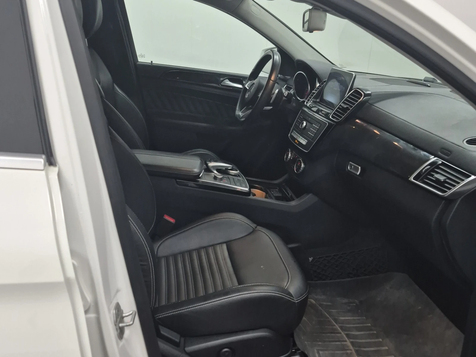 Mercedes-Benz GLE 350 COUPE AMG * * CARFAX * * АВТО КРЕДИТ * * , снимка 10 - Автомобили и джипове - 55152870