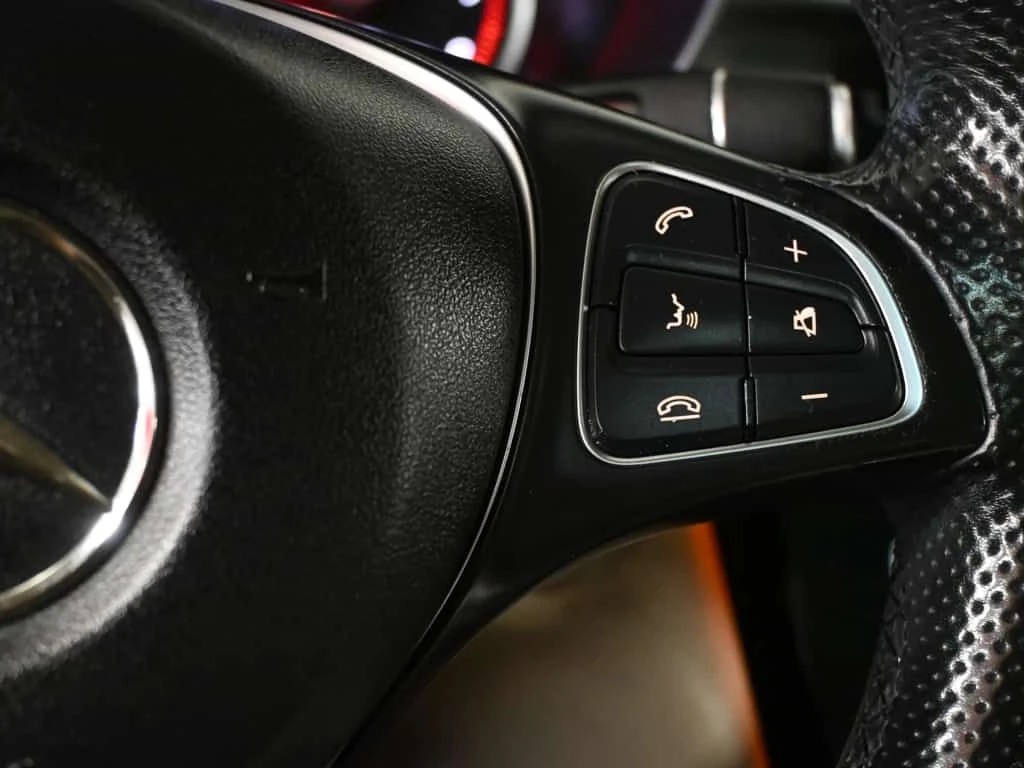 Mercedes-Benz GLC * 300 4MATIC 360CAM Navigation Ambient Light Blind, снимка 16 - Автомобили и джипове - 55498661