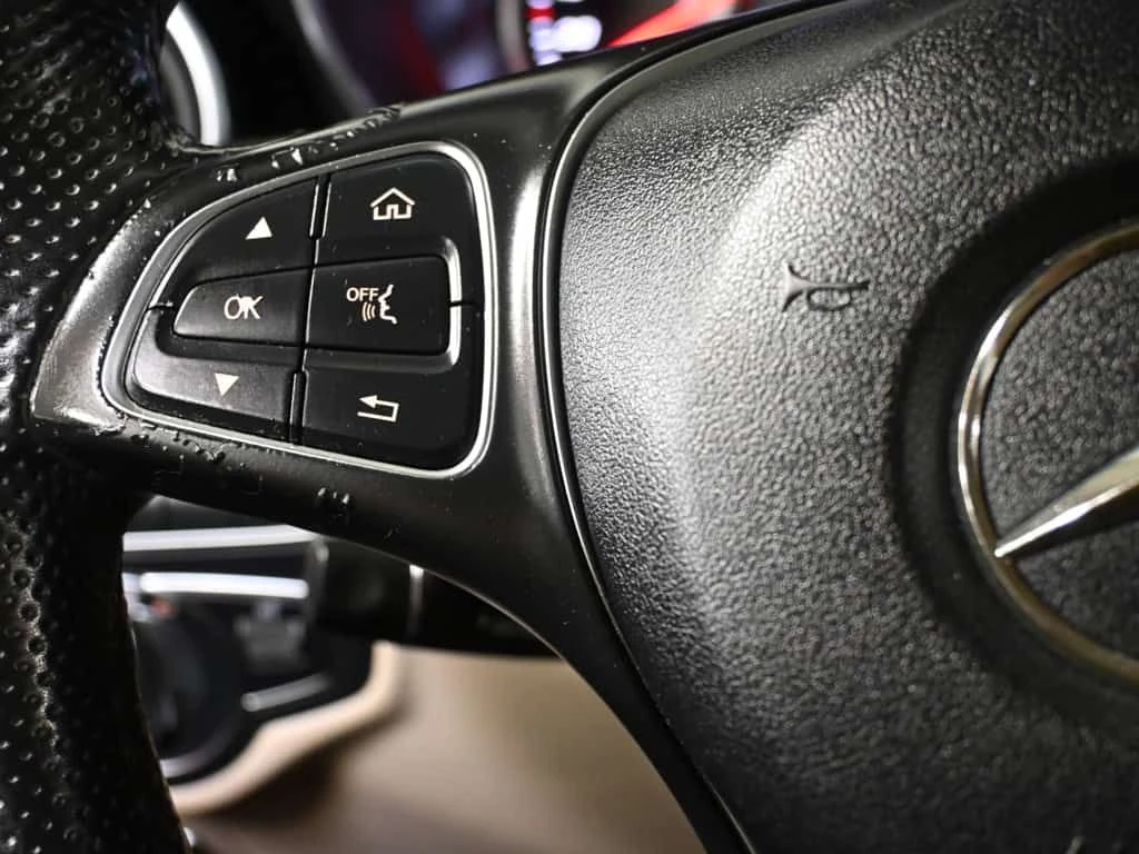 Mercedes-Benz GLC * 300 4MATIC 360CAM Navigation Ambient Light Blind, снимка 15 - Автомобили и джипове - 55498661