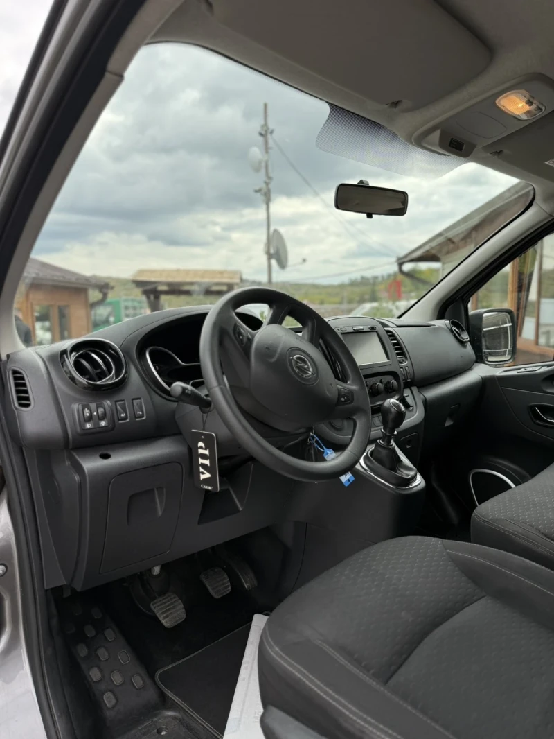 Opel Vivaro Пътнически, снимка 9 - Бусове и автобуси - 51970247