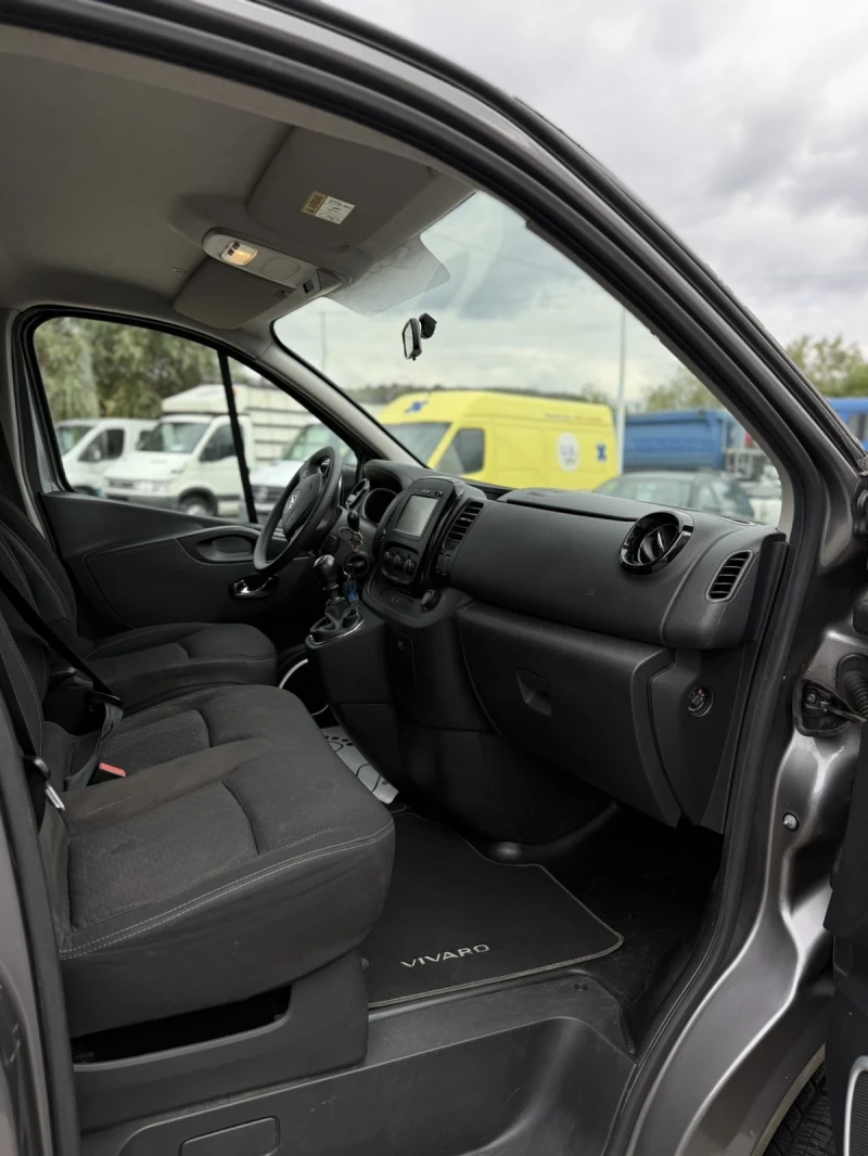 Opel Vivaro Пътнически, снимка 8 - Бусове и автобуси - 51970247