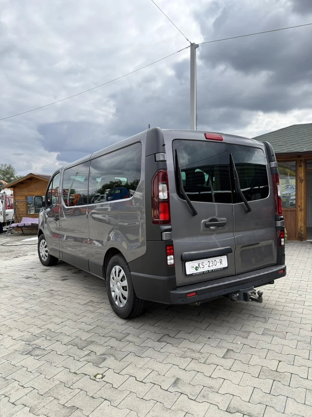 Opel Vivaro Пътнически - изображение 2