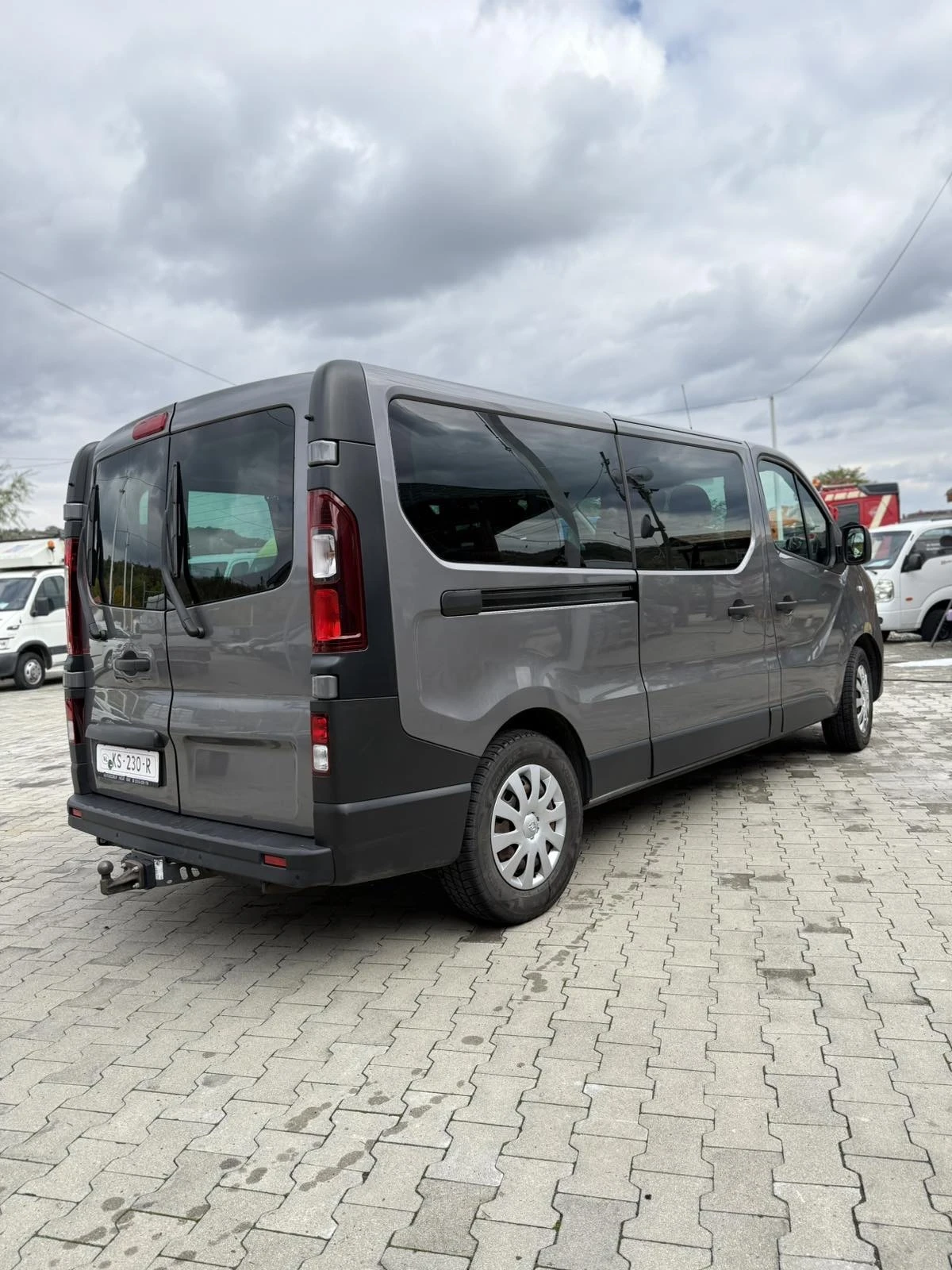 Opel Vivaro Пътнически - изображение 3