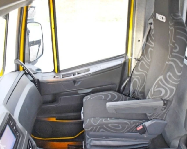 Iveco Trakker Кран, снимка 8 - Камиони - 53634476