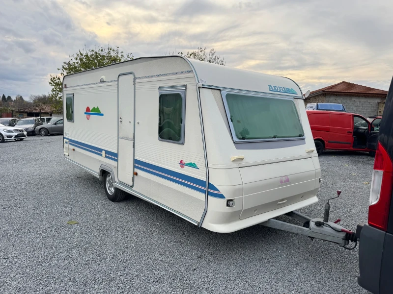 Каравана Adria Чисто нова, снимка 2 - Каравани и кемпери - 52487979