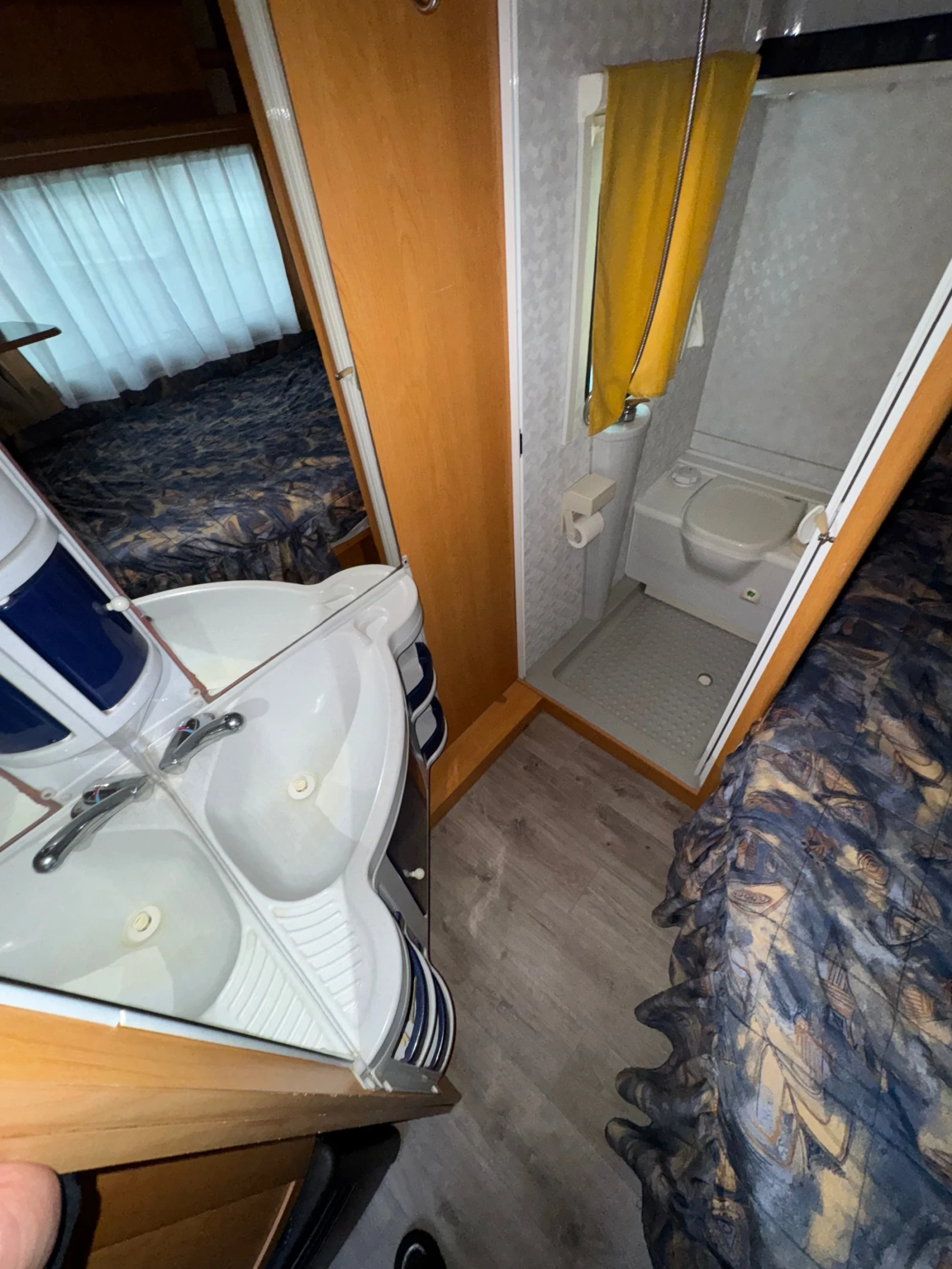  Adria   | Mobile.bg   13