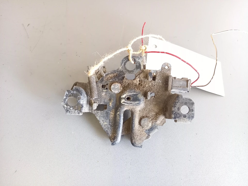 Брава,ключалка преден капак Тойота Рав4 (н)