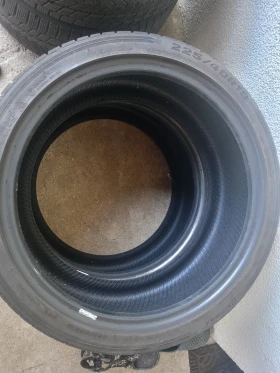      225/40R18