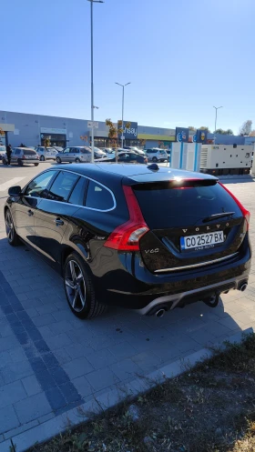 Volvo V60 D6 AWD Plug-in-Hybrid R-Design, снимка 3