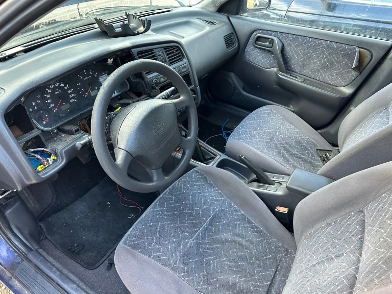 Nissan Primera 1.6i KLIMATIK, снимка 7 - Автомобили и джипове - 43867372