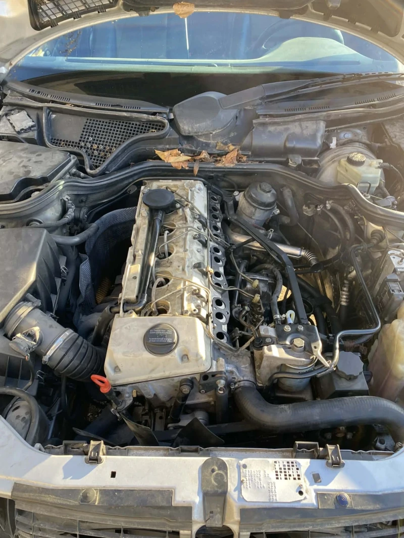 Mercedes-Benz E 300 Om606  Цял или на части