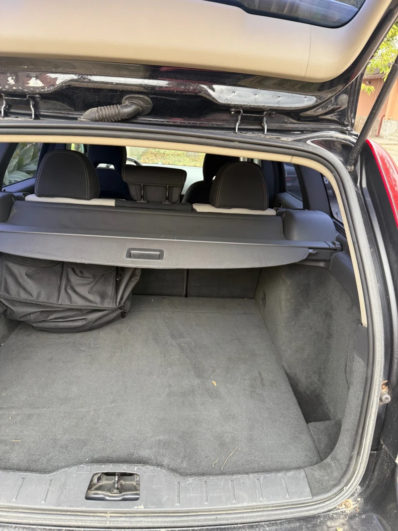 Volvo V50 R-Design, снимка 4 - Автомобили и джипове - 52920889