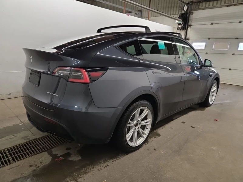Tesla Model Y * LONG RANGE * CARFAX * БЕЗ ПЪРВОНАЧАЛНА ВНОСКА, снимка 3 - Автомобили и джипове - 53163578