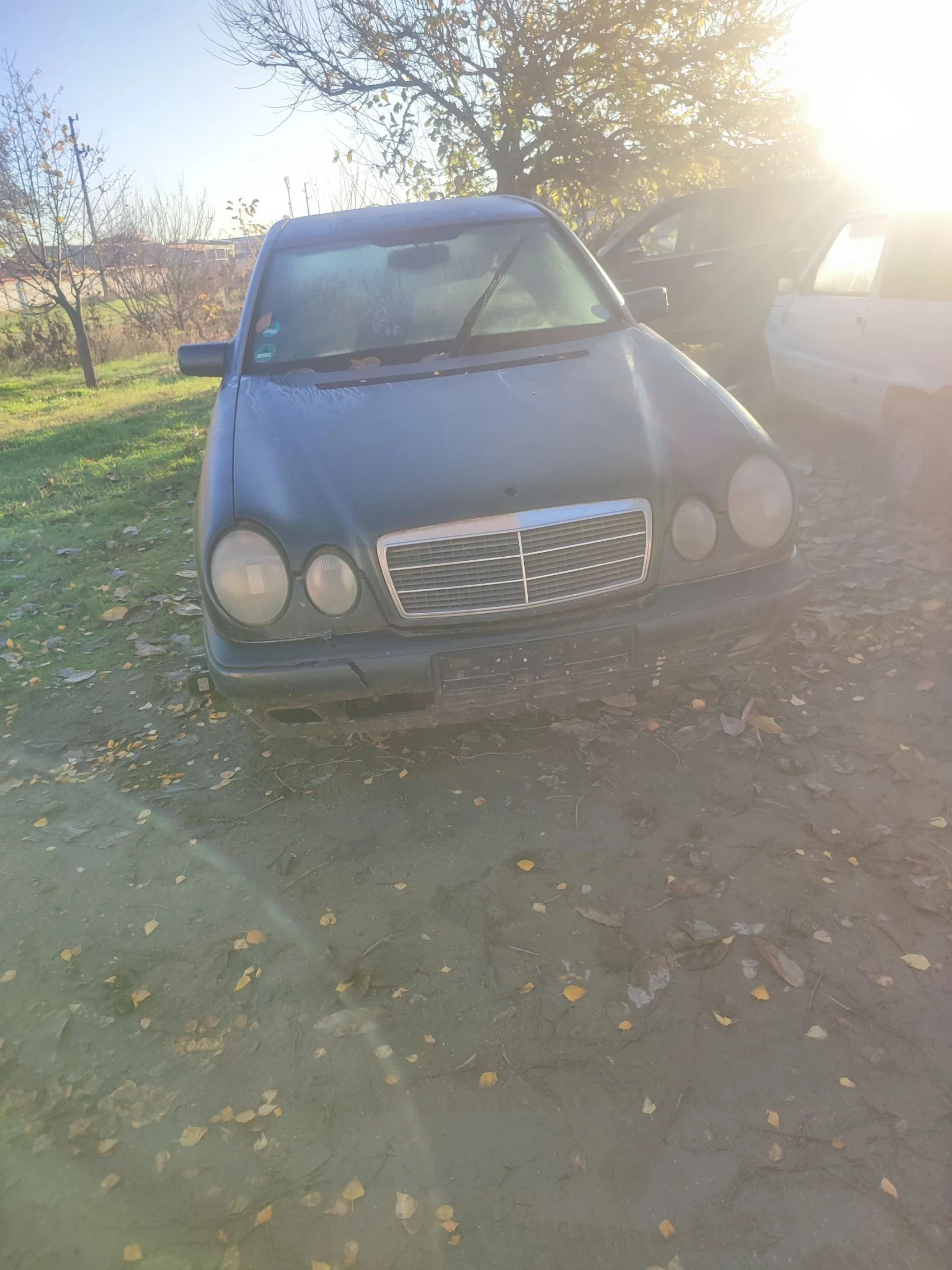 Mercedes-Benz E 230 CLASSIC Цяла или на части, снимка 1