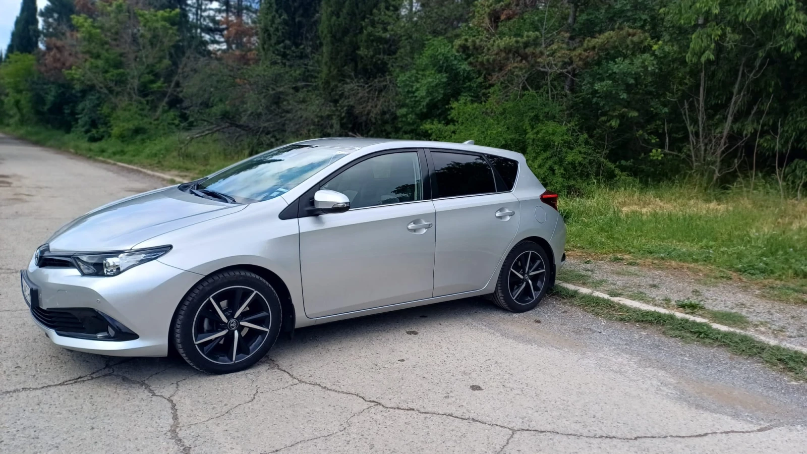 Toyota Auris Luna Plus, В гаранция / Реални км, Пълна история - изображение 2